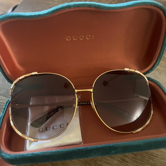 GUCCI sunglasses - Picture 1 of 4